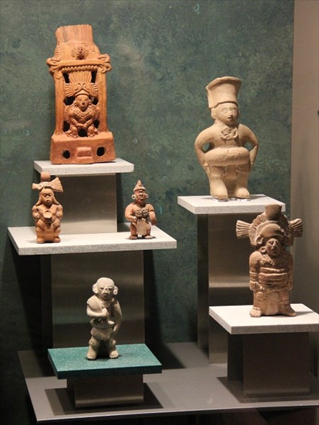 082- Фигурки майя